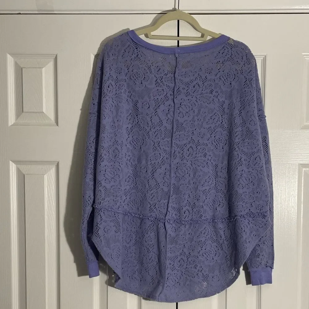 Free People Not Cold in This Lilac Lace Pullover Crew Top Size Small